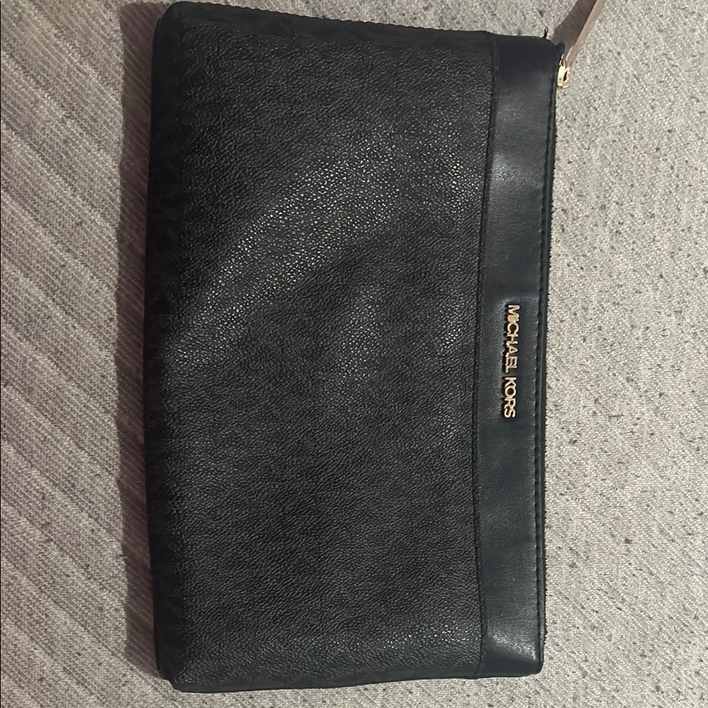 Michael Kors Black Crossbody Bags Sleek Design